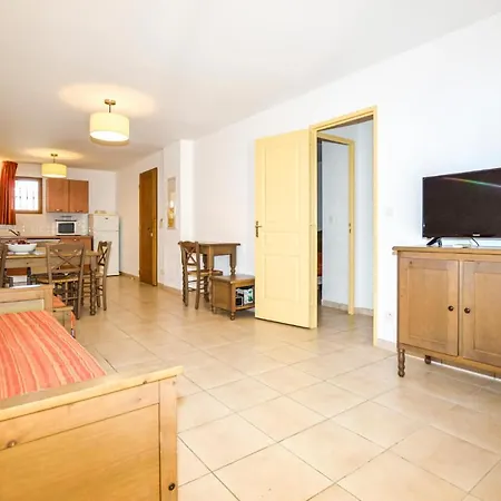 Apartment 2 Bedroom Awesome In *