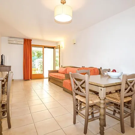 2 Bedroom Awesome In Belgodère