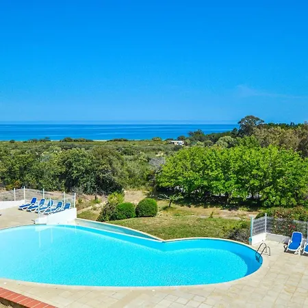 2 Bedroom Awesome In Apartmán Belgodère